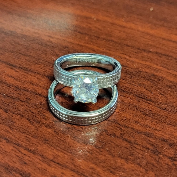 Stainless steel wedding set, 1 carat round CZ brilliant stone size 6 - Picture 4 of 6
